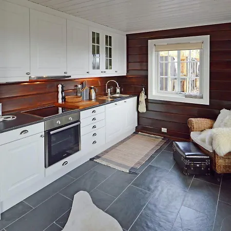 Three-bedroom Holiday In Aseral 4 *